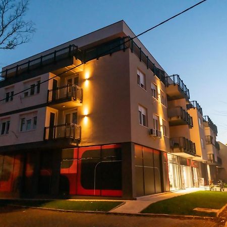 Family Resort Subotica Apartments Exteriör bild