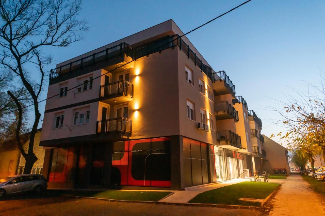 Family Resort Subotica Apartments Exteriör bild